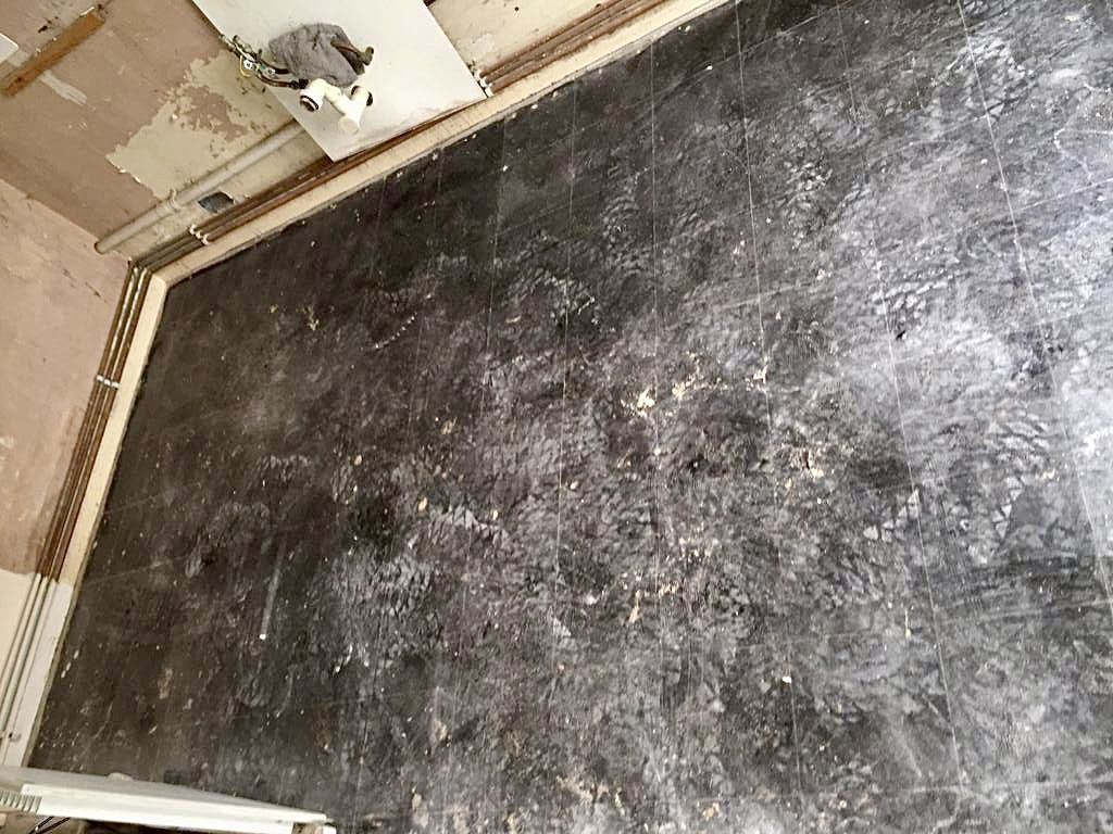 Asbestos Vinyl Floor Tile Removal & Bitumen Sealing, Surbiton