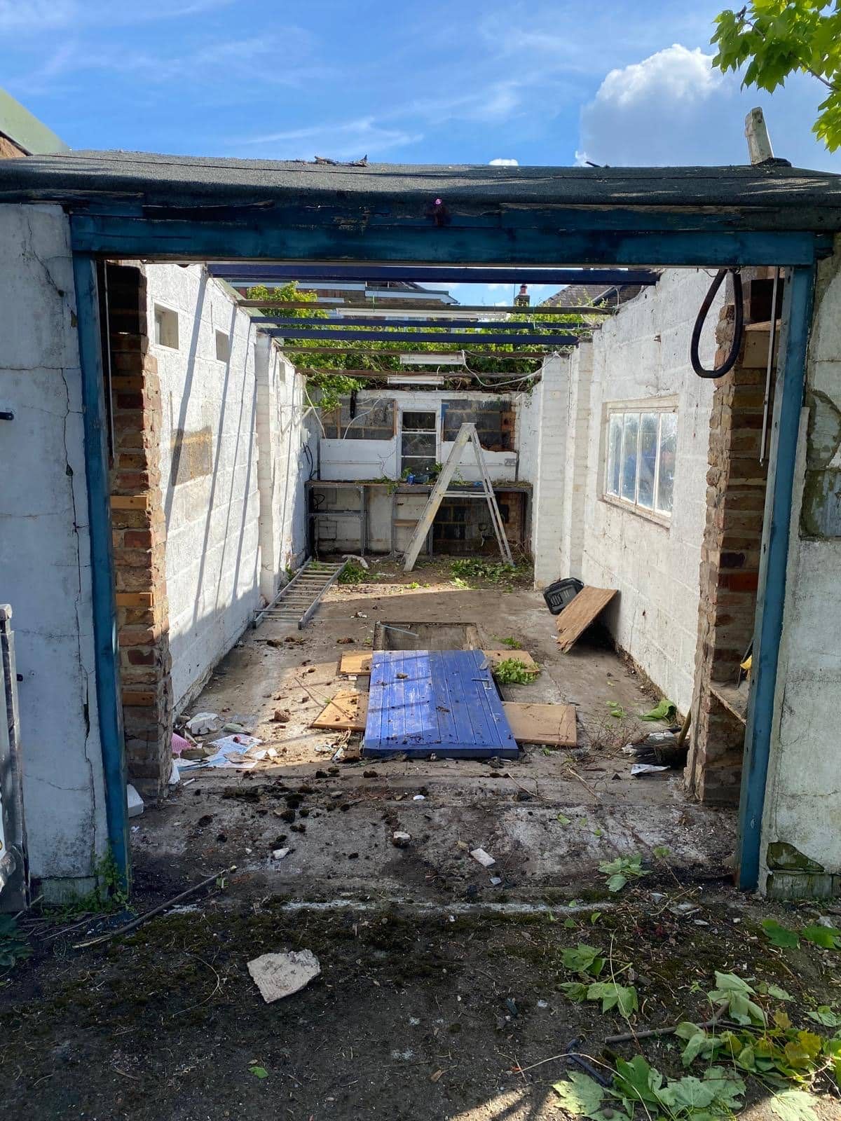 Asbestos Garage Removal in Chiswick: Booking a Chiswick garage roof in