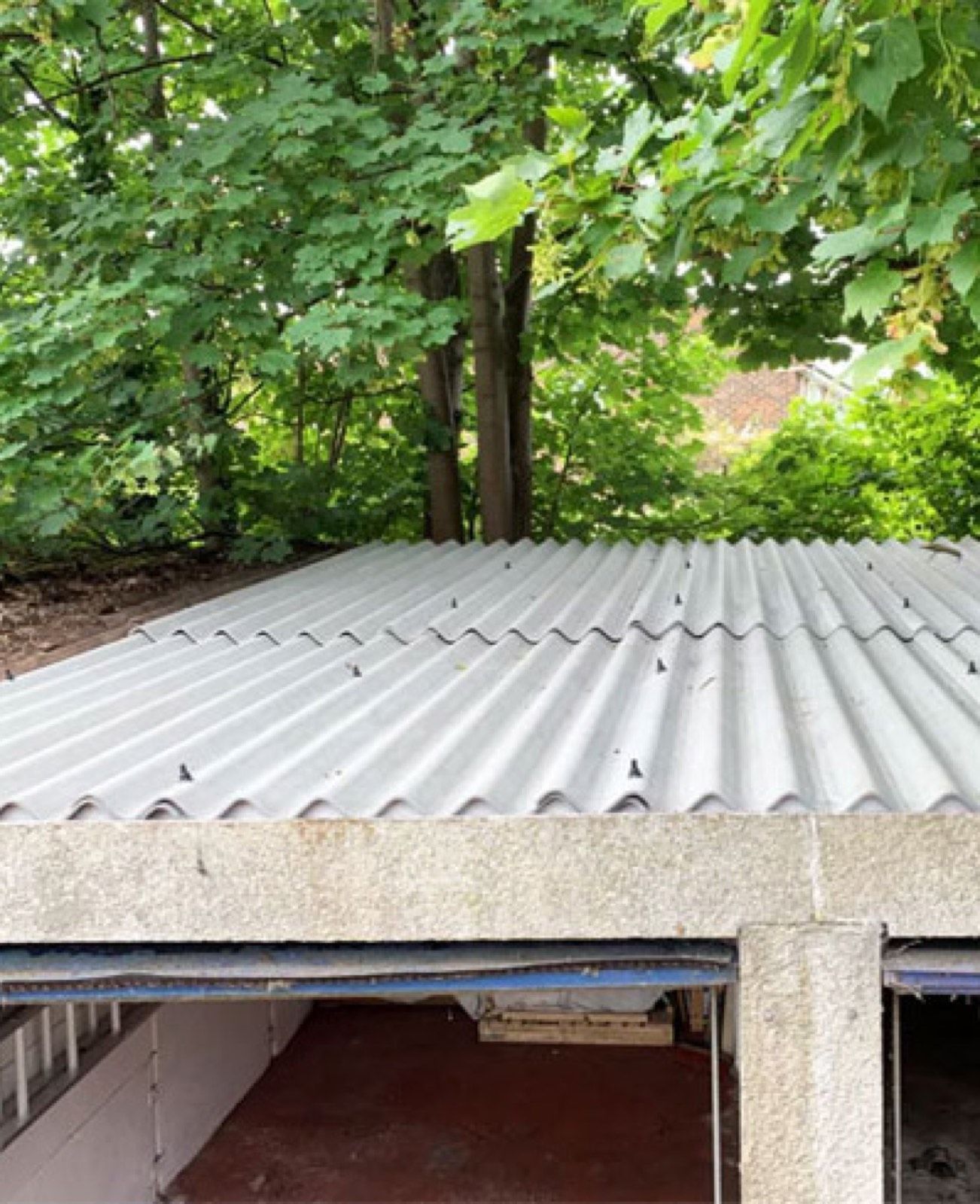 Asbestos Roofing Removal in Sutton: Why a weathered roof is the higher risk